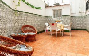 3 Bedroom Cozy Apartment In Huelva Huelva